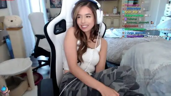 pokimane-reacts-to-riley-comment-on-her-private-life (1)